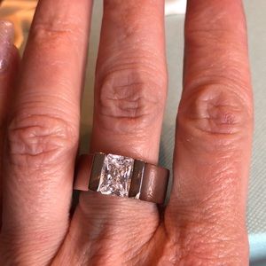 NWOT 925 cubic zirconia ring